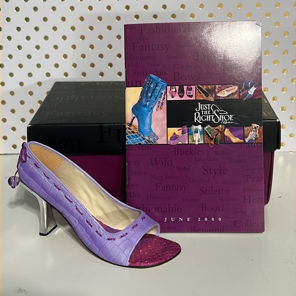 Just the Right Shoe "Bow Me" #25332 (2000) miniature collectible with box - Picture 1 of 9